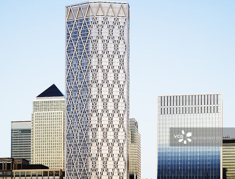 伦敦金丝雀码头的城市摩天大楼图片素材