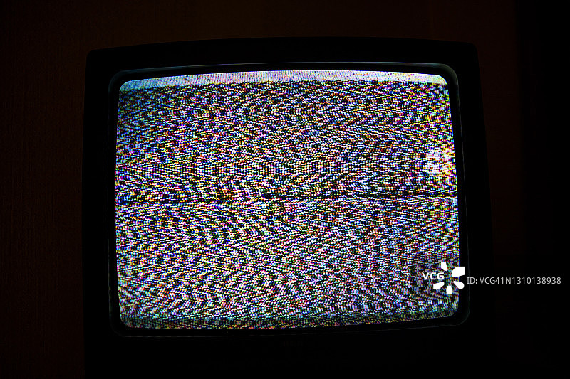酒店房间模拟电视屏幕上的静电图片素材