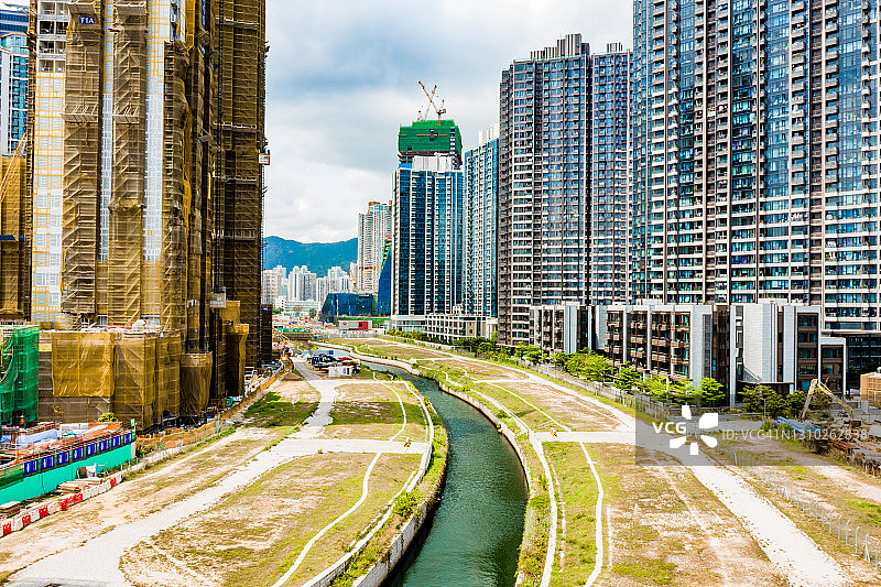 建筑工地工作的无人机视角图片素材