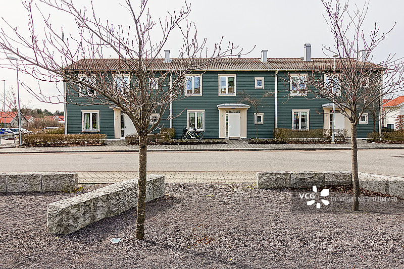 春季瑞典城市中的住宅楼图片素材