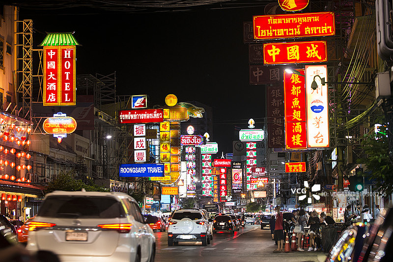 曼谷唐人街耀华乐路夜景及交通图片素材