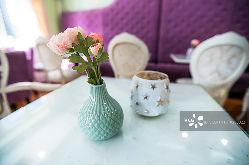 时尚糖果店的咖啡桌图片素材