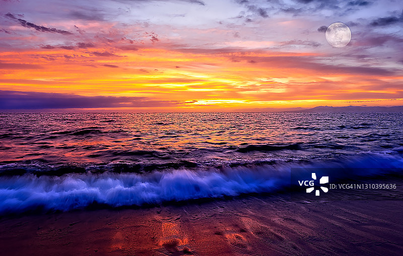 海洋日落月亮图片素材