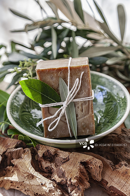 阿勒颇硬肥皂与叙利亚传统橄榄月桂皂图片素材