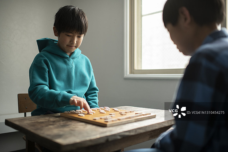 小学生下将棋（日本象棋）图片素材