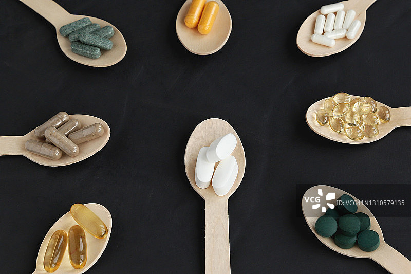 含钙营养补充剂24小时呵护健康图片素材