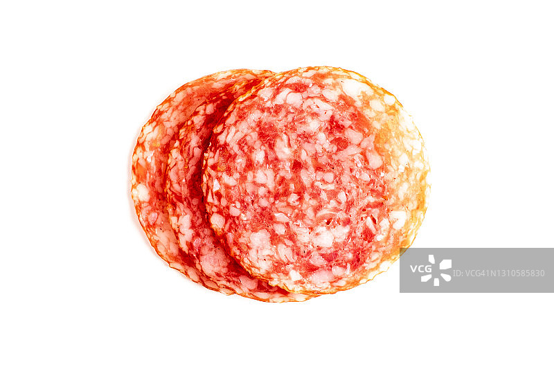 白色背景上的切片萨拉米香肠图片素材