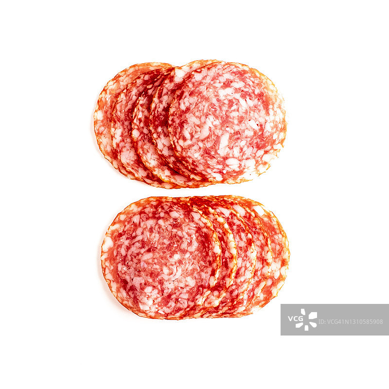 白色背景上的切片萨拉米香肠图片素材