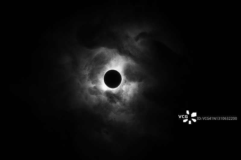 完美的日食图片素材