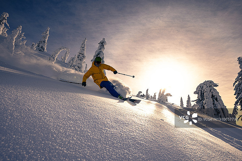 粉滑雪图片素材