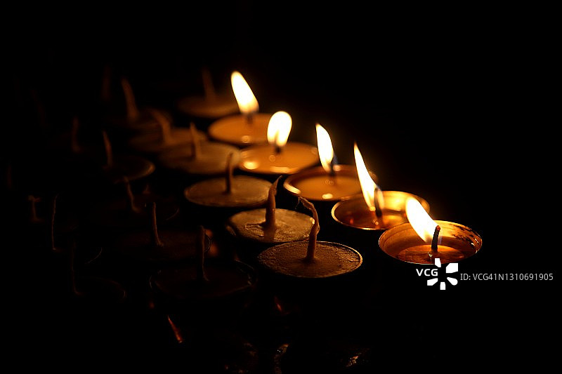 佛教祈祷灯图片素材