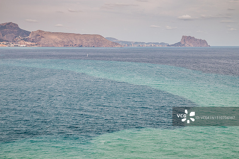 阿尔特亚和卡尔佩海岸线与伊法克岩石图片素材