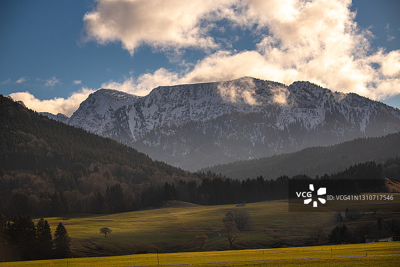 德国乡村山景与修道院风光图片素材