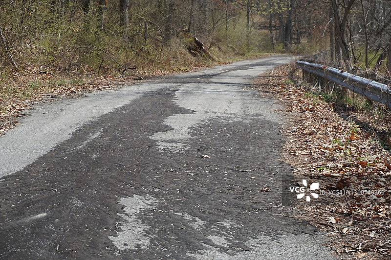 废弃的荒凉道路图片素材