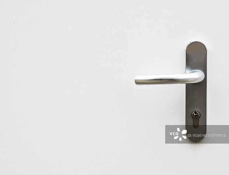 带门配件的白色门图片素材