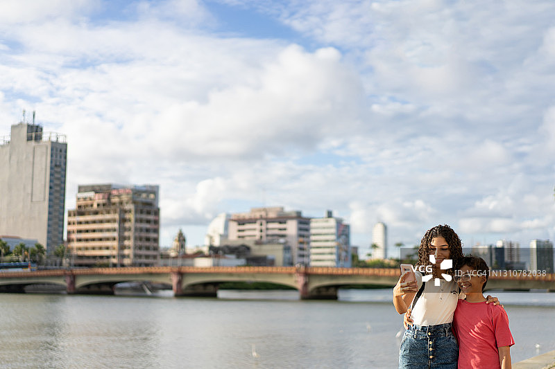 游客在巴西累西腓观光游览图片素材