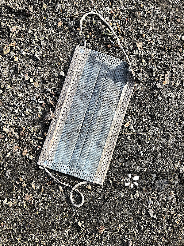 使用过的疫情防护口罩图片素材