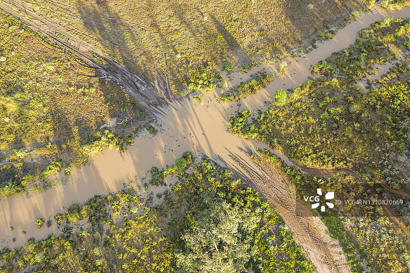 澳大利亚内陆泥泞的河流图片素材
