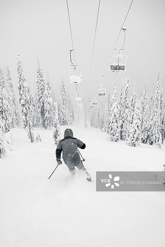 粉滑雪图片素材