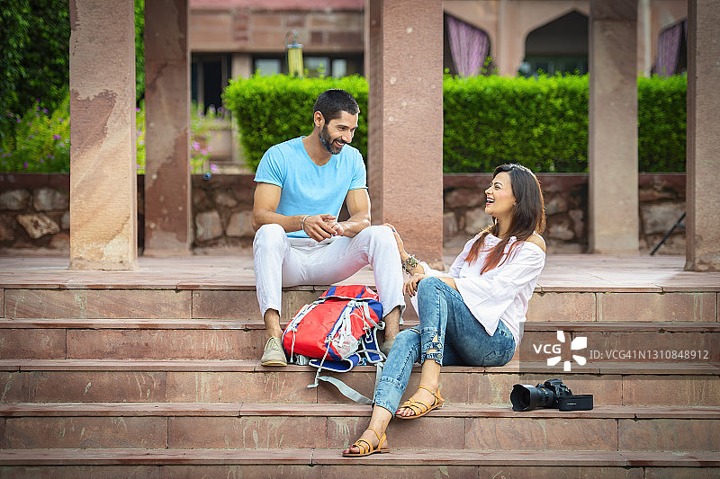 年轻的印度夫妇图片素材