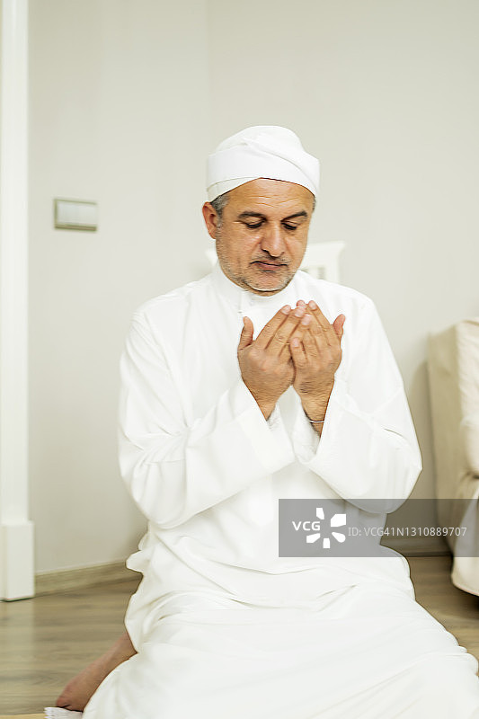 穆斯林斋月祈祷时间图片素材