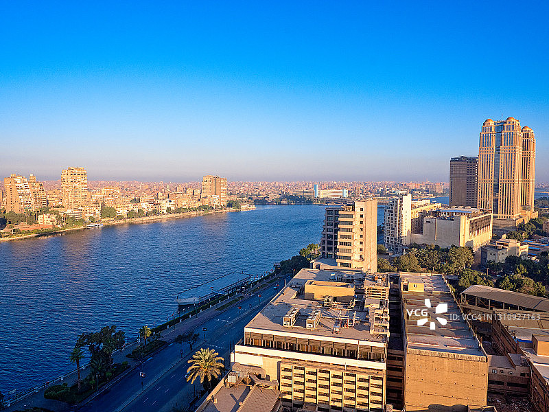 埃及开罗尼罗河沿岸的天际线图片素材