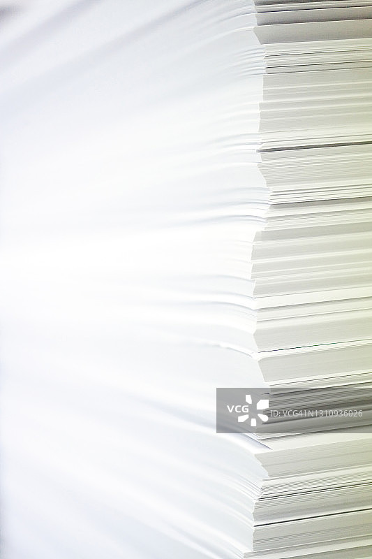 白色背景空白纸叠图片素材