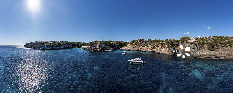 西班牙巴利阿里群岛桑塔尼马略卡岛卡拉隆巴兹海湾鸟瞰图片素材