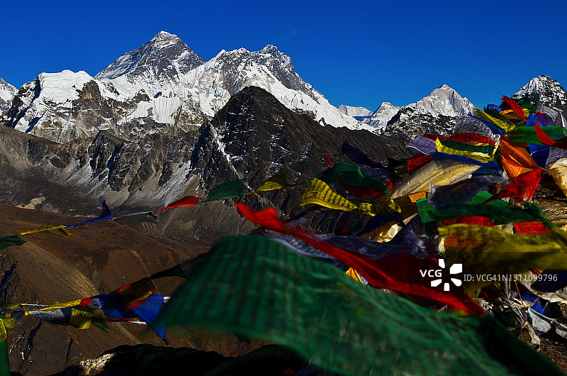 世界屋脊上的虔诚图片素材