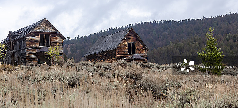 昔日矿镇的旧矿工房屋图片素材
