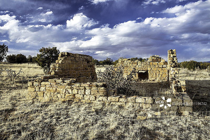 新墨西哥州埃尔马尔派斯废弃的房屋遗址图片素材