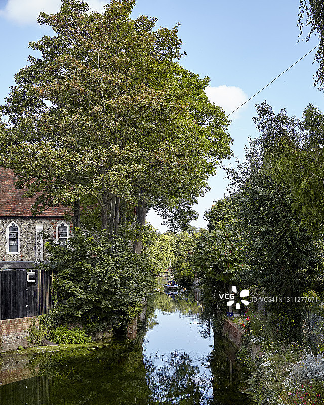 英国夏日观察图片素材