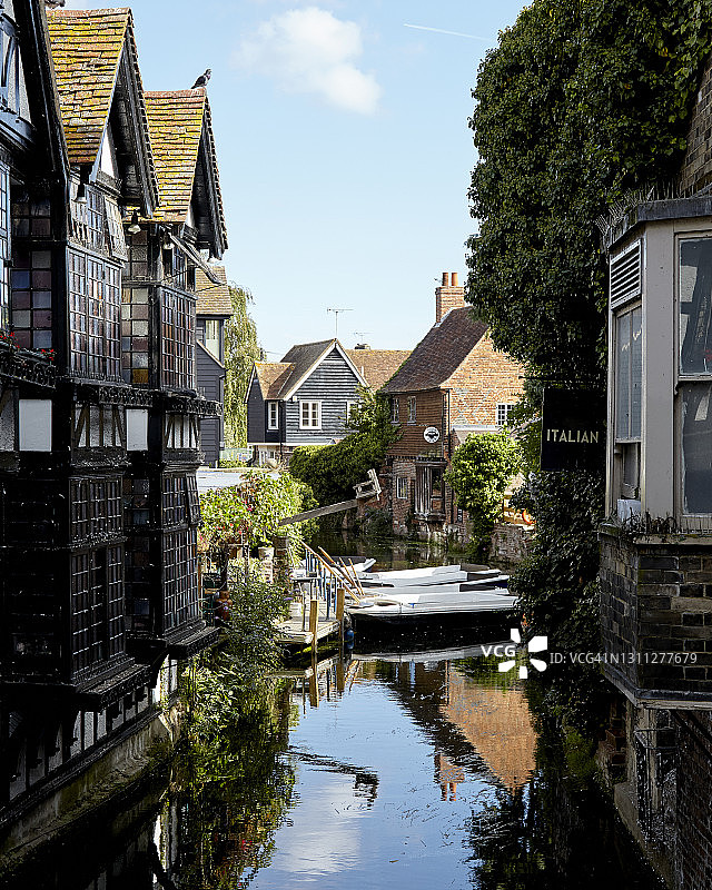 英国夏日观察图片素材