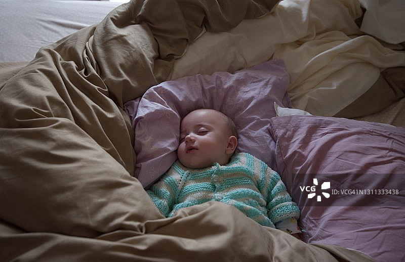 正在睡觉的婴儿图片素材