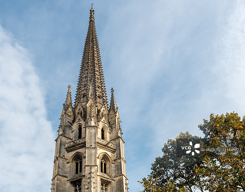 波尔多圣米歇尔大教堂钟楼顶部图片素材