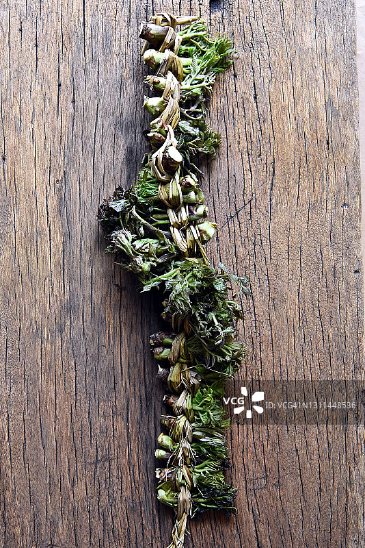 嫩绿的韩国刺老芽图片素材