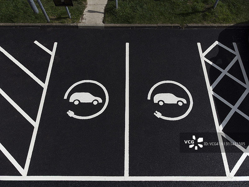 电动汽车停车位图片素材