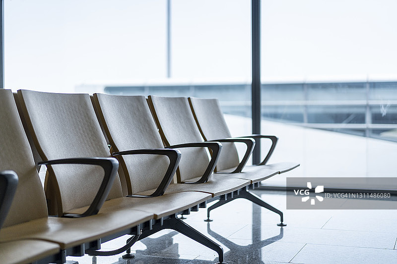 机场航站楼内的座位图片素材