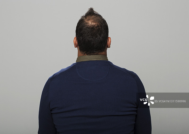 中年男人背面图片素材