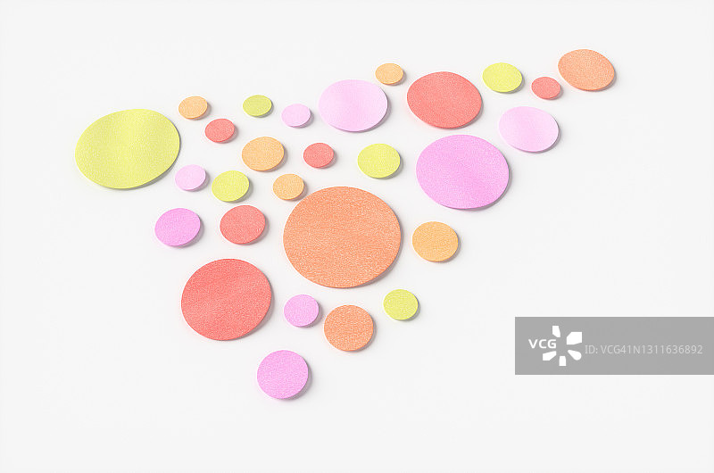 白色背景上的彩色纸屑披萨切片3D渲染插图图片素材