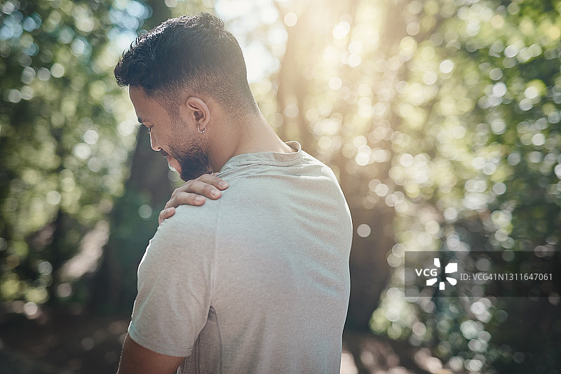 我的肩膀越来越僵硬图片素材