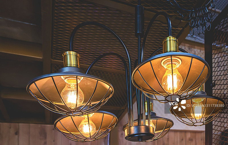 美丽的复古奢华灯饰图片素材