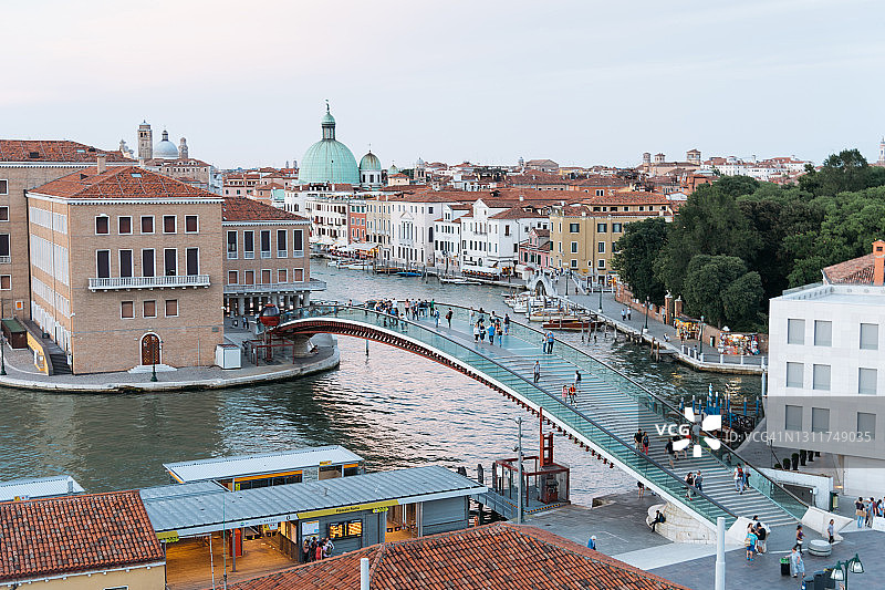 意大利威尼斯大运河与里亚托桥图片素材