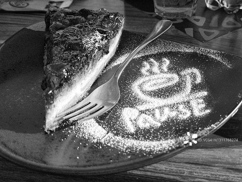 经典樱桃酱芝士蛋糕美味甜点奶油蛋糕图片素材