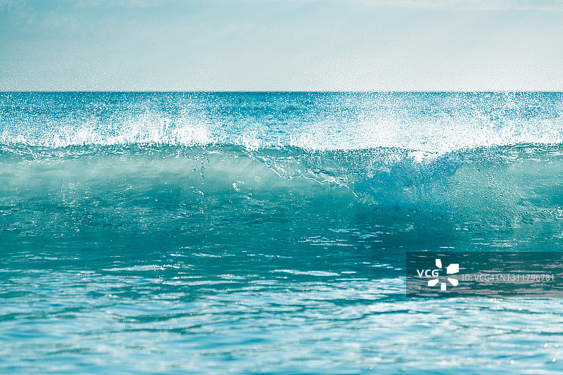 来自破碎海浪的浪花，澳大利亚西澳大利亚州布鲁姆图片素材
