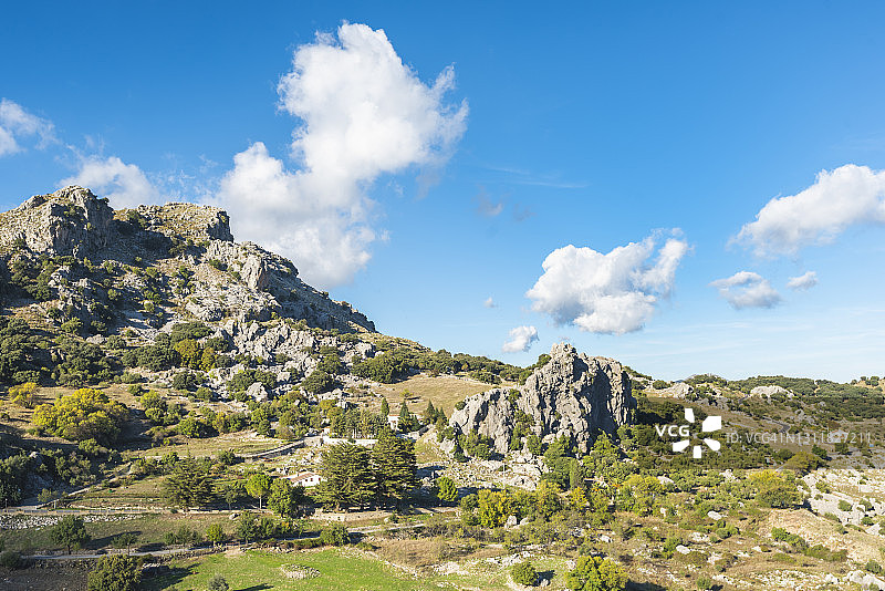 格拉扎莱马山脉与蓝天图片素材