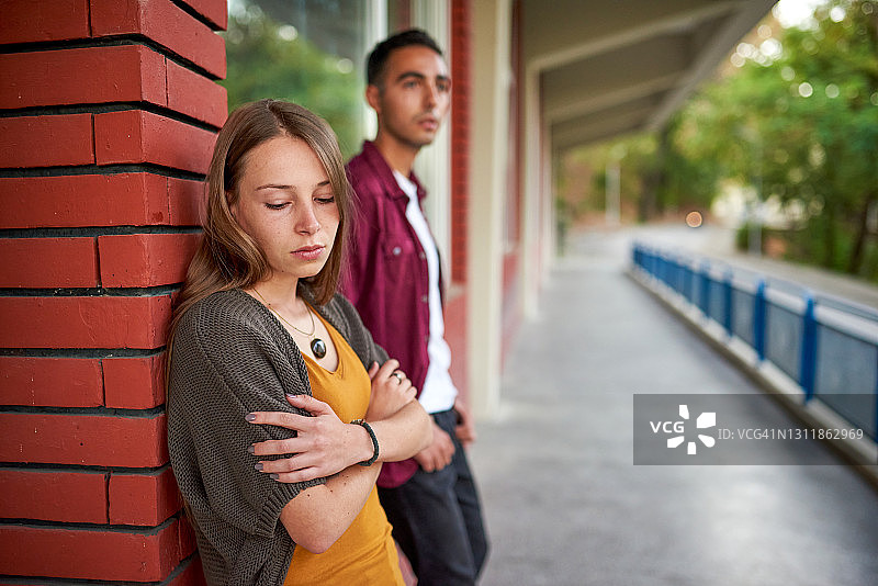即将分离的年轻夫妇图片素材