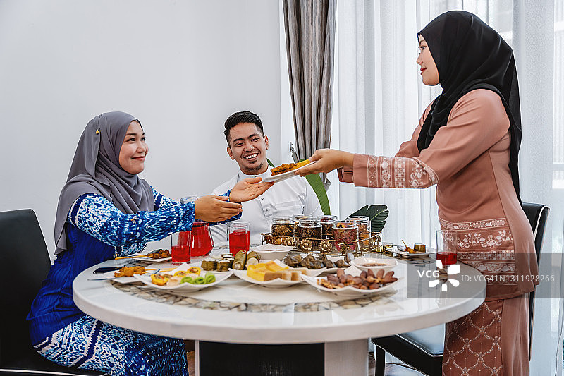 开斋节期间分享美食图片素材