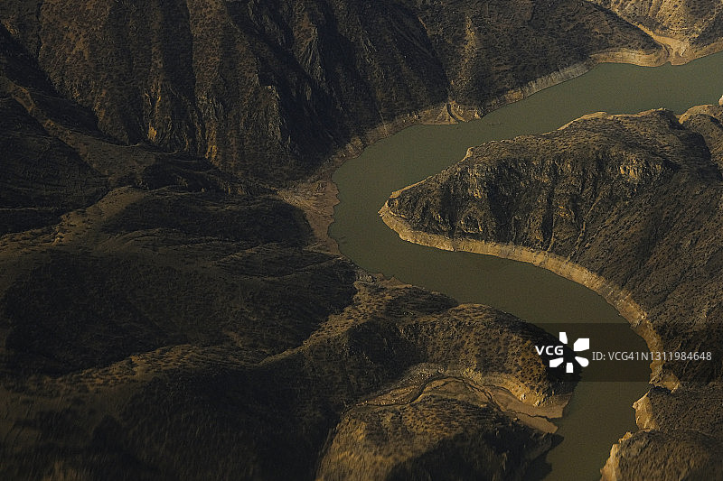 峡谷湖、山脉、干旱图片素材