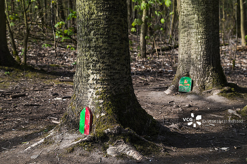 通往童话小屋的门图片素材